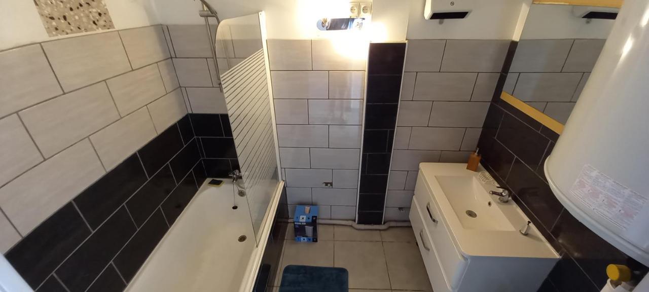Апартаменти La Dolce Vita -T2 52M2- Dernier Etage- Terrasse-Parking-Wifi Fibre Тарб Екстер'єр фото